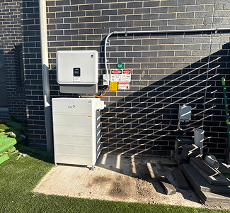 solar-battery-installation